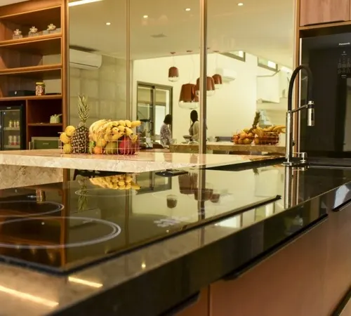 Cozinhas – obra 3 da Marmoraria Mundo das Pedras em Ubatuba