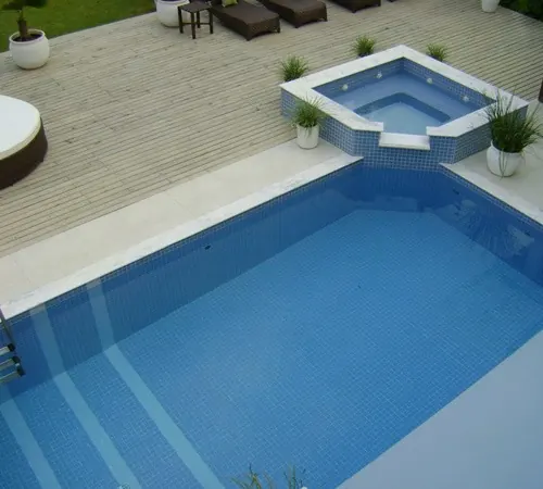 Piscinas – projeto da Marmoraria Mundo das Pedras em Ubatuba