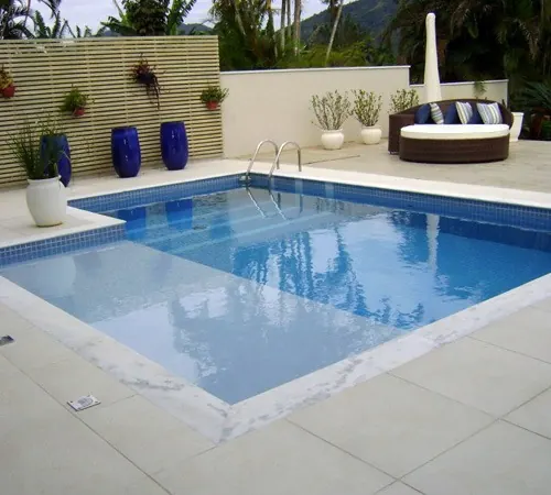 Piscinas – projeto da Marmoraria Mundo das Pedras em Ubatuba
