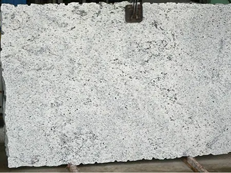 Chapa de Granito Branco Dallas